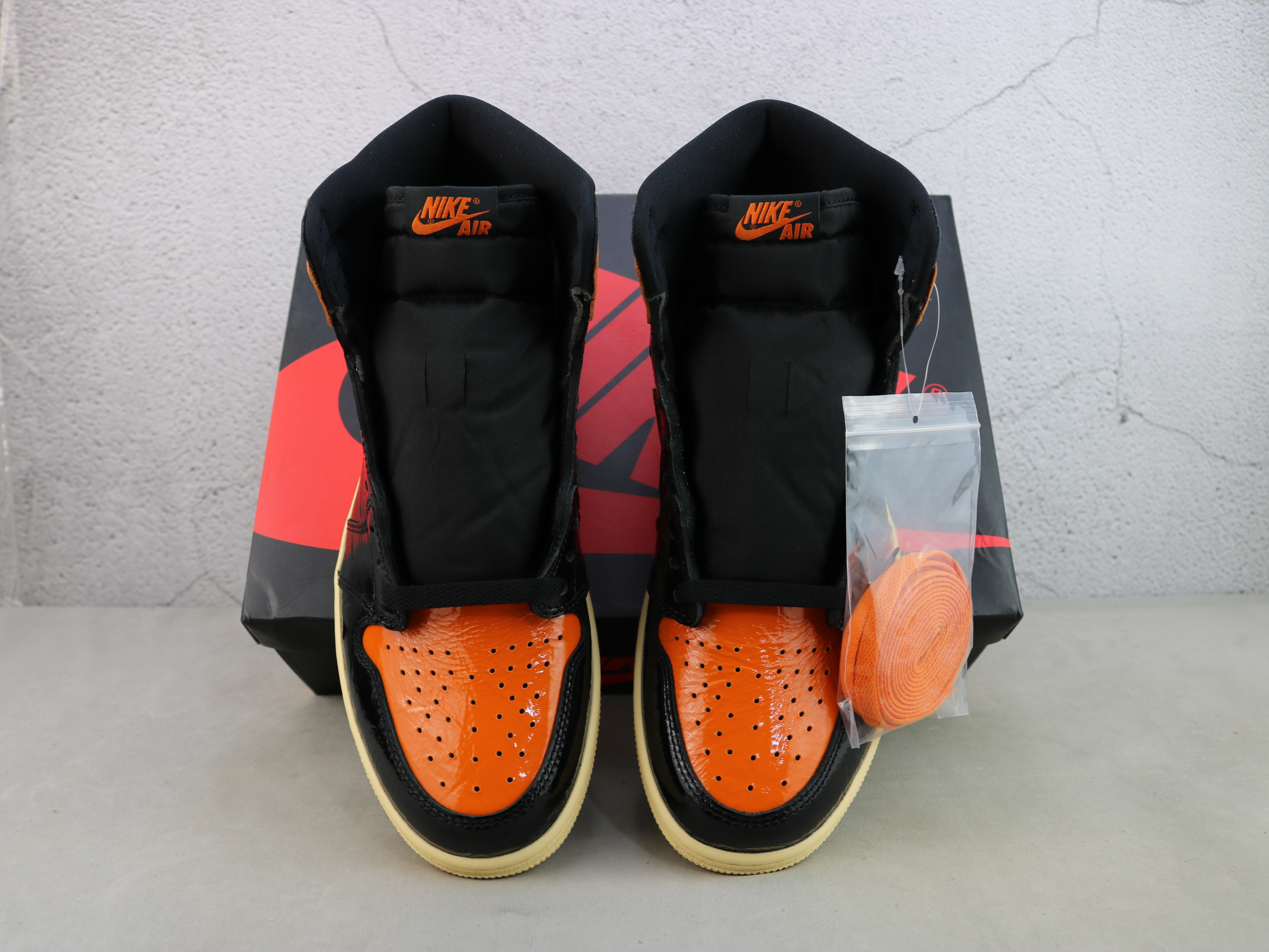 Air Jordan 1 Retro High Shattered Backboard 3.0 575441 028